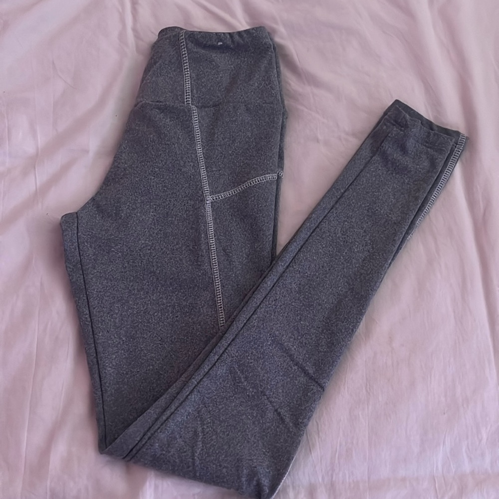 Gray cute comfortable leggings.